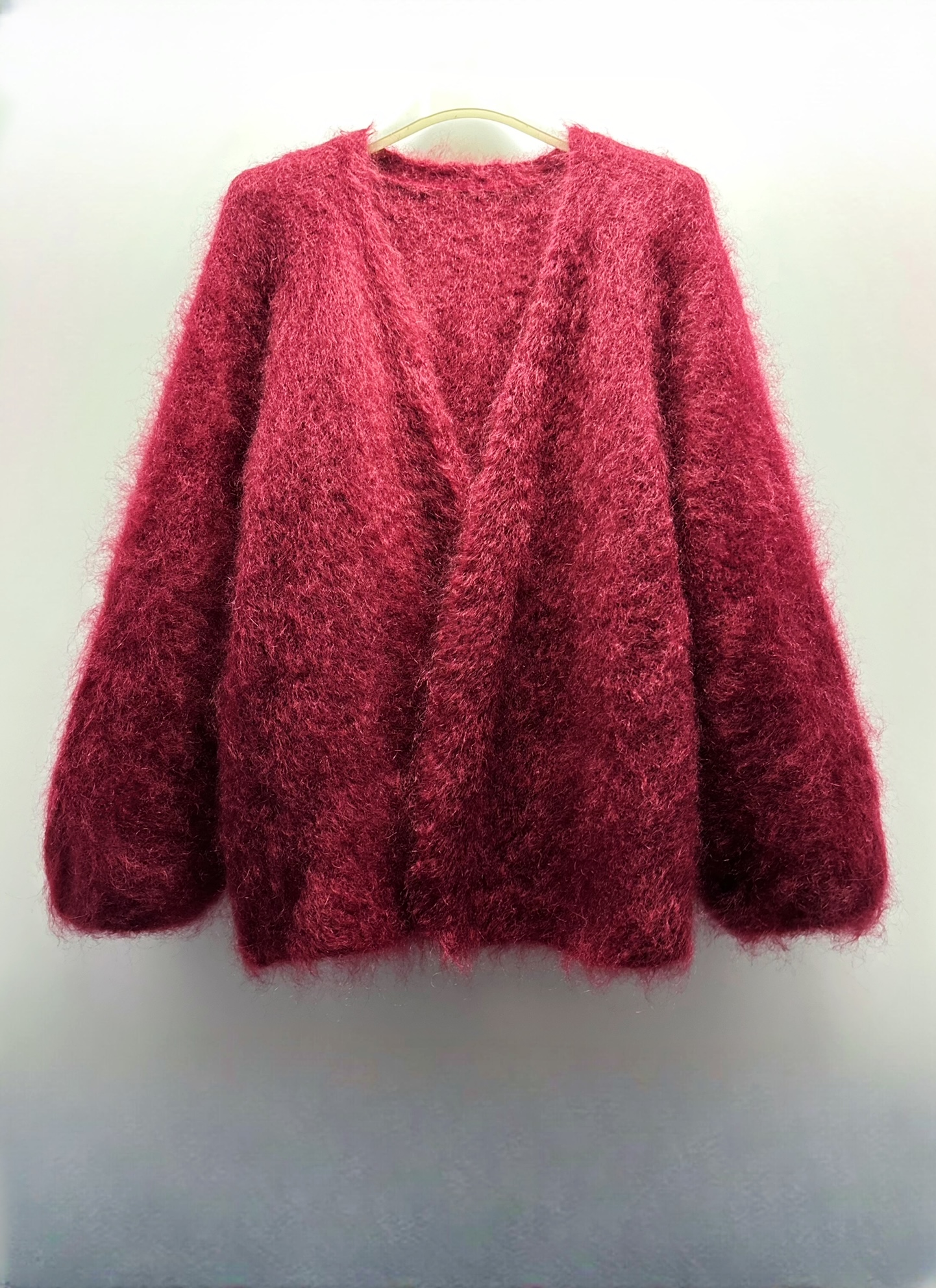 INCREDIBLY SOFT AND WARM Burgundy CARDIGAN. NATURAL WOOL 81% KID MOHAIR