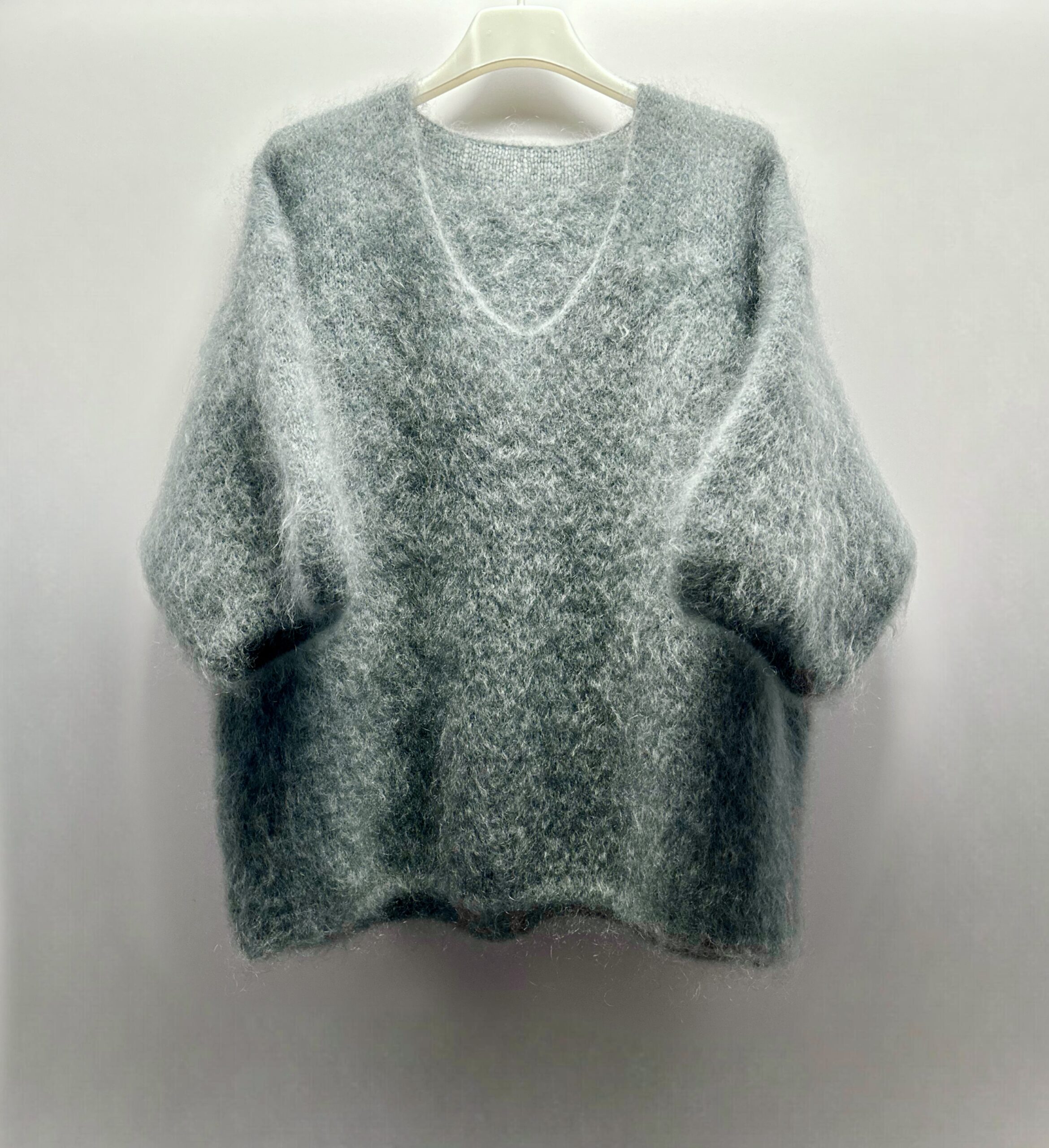 INCREDIBLY SOFT AND WARM MINT CARDIGAN (80cm). NATURAL WOOL 81% KID MOHAIR