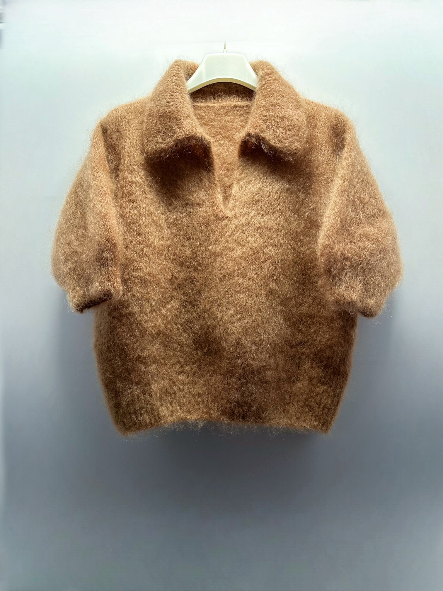 INCREDIBLY SOFT AND WARM Caramel Polo Sweater. NATURAL WOOL 81% KID MOHAIR