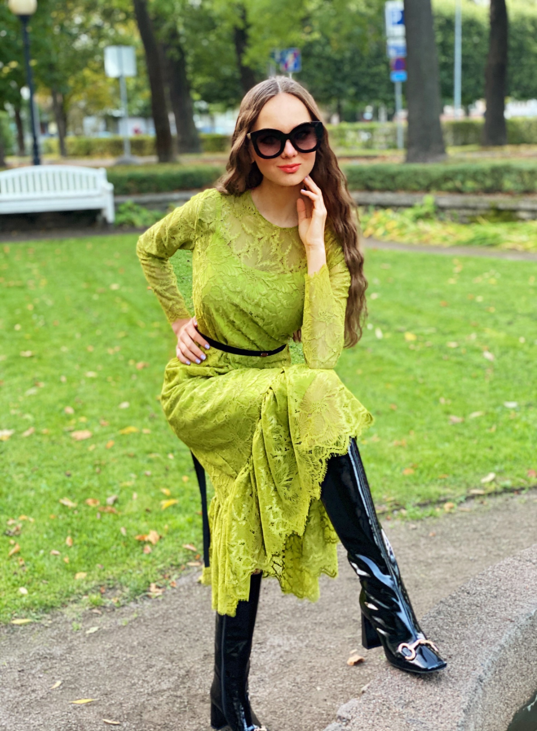 Juicy Lime Lace dress with belt