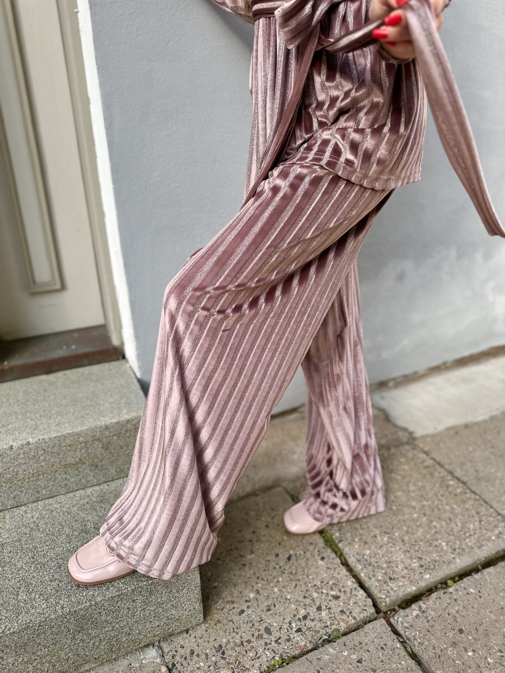 Fantastic blush rose velvet costume