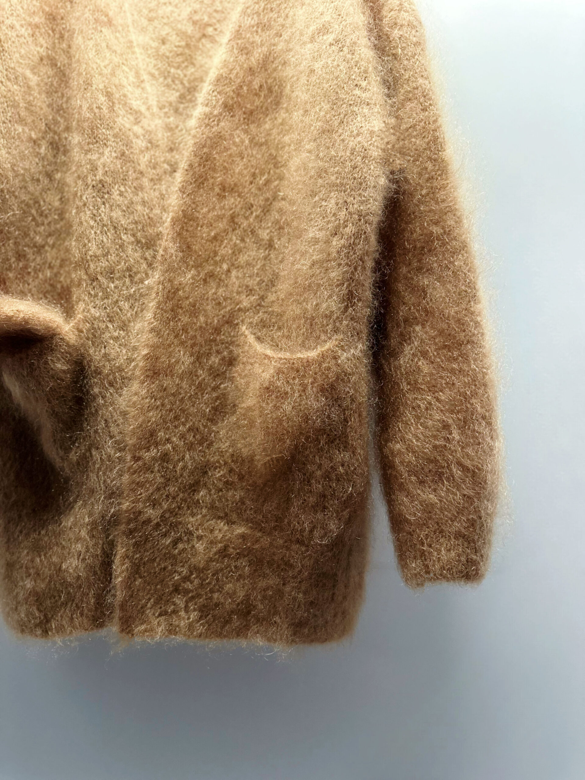 INCREDIBLY SOFT AND WARM LONG CARAMEL CARDIGAN (80CM). NATURAL WOOL 81% KID MOHAIR.