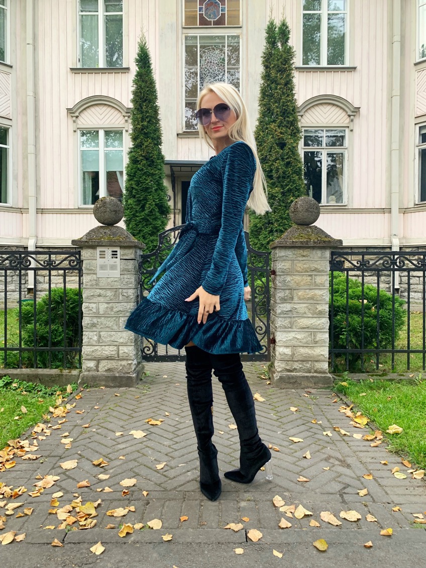 Velvet ”Ocean breeze” dress
