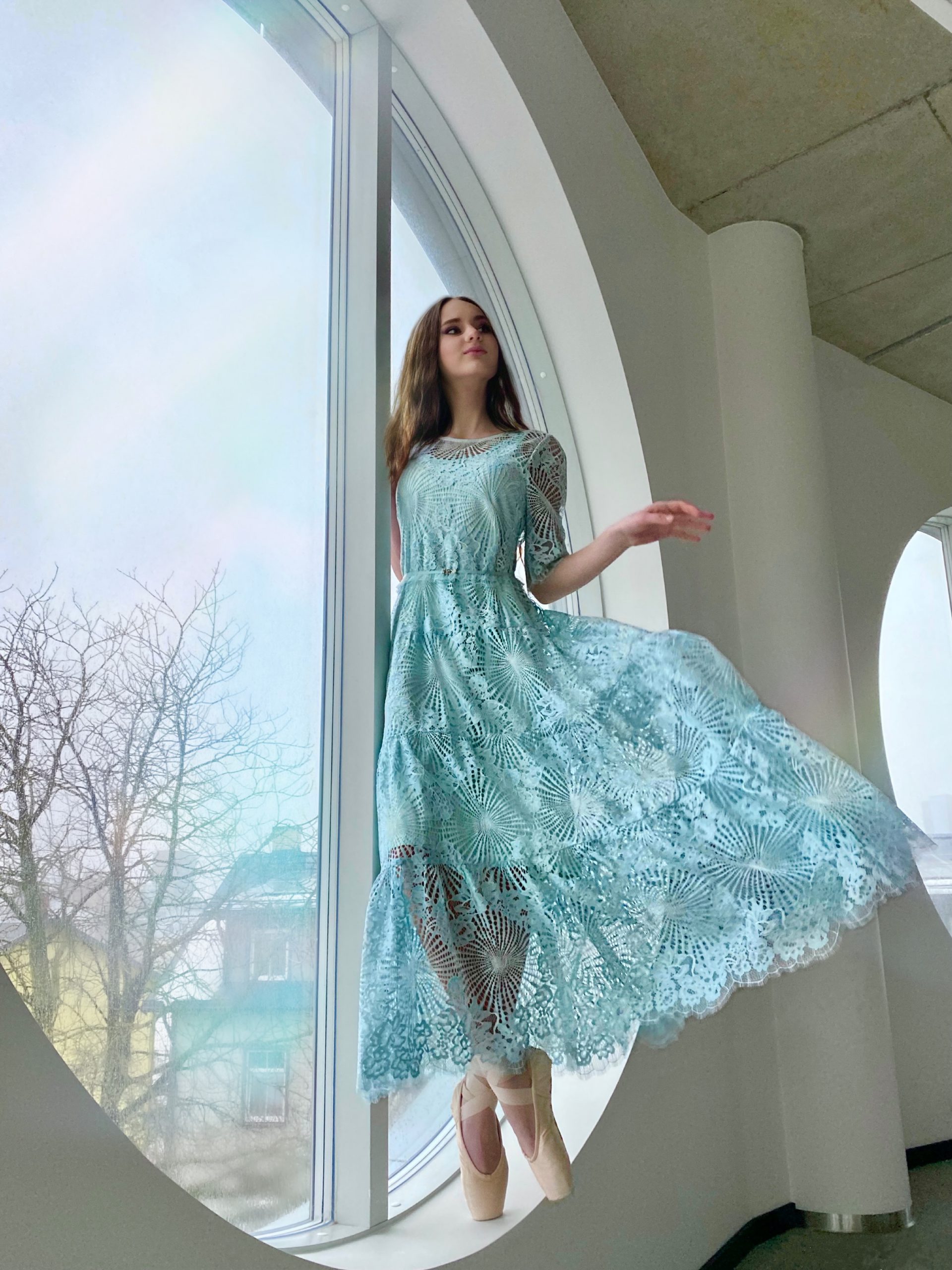 Peppermint lace dress with underdress and belt