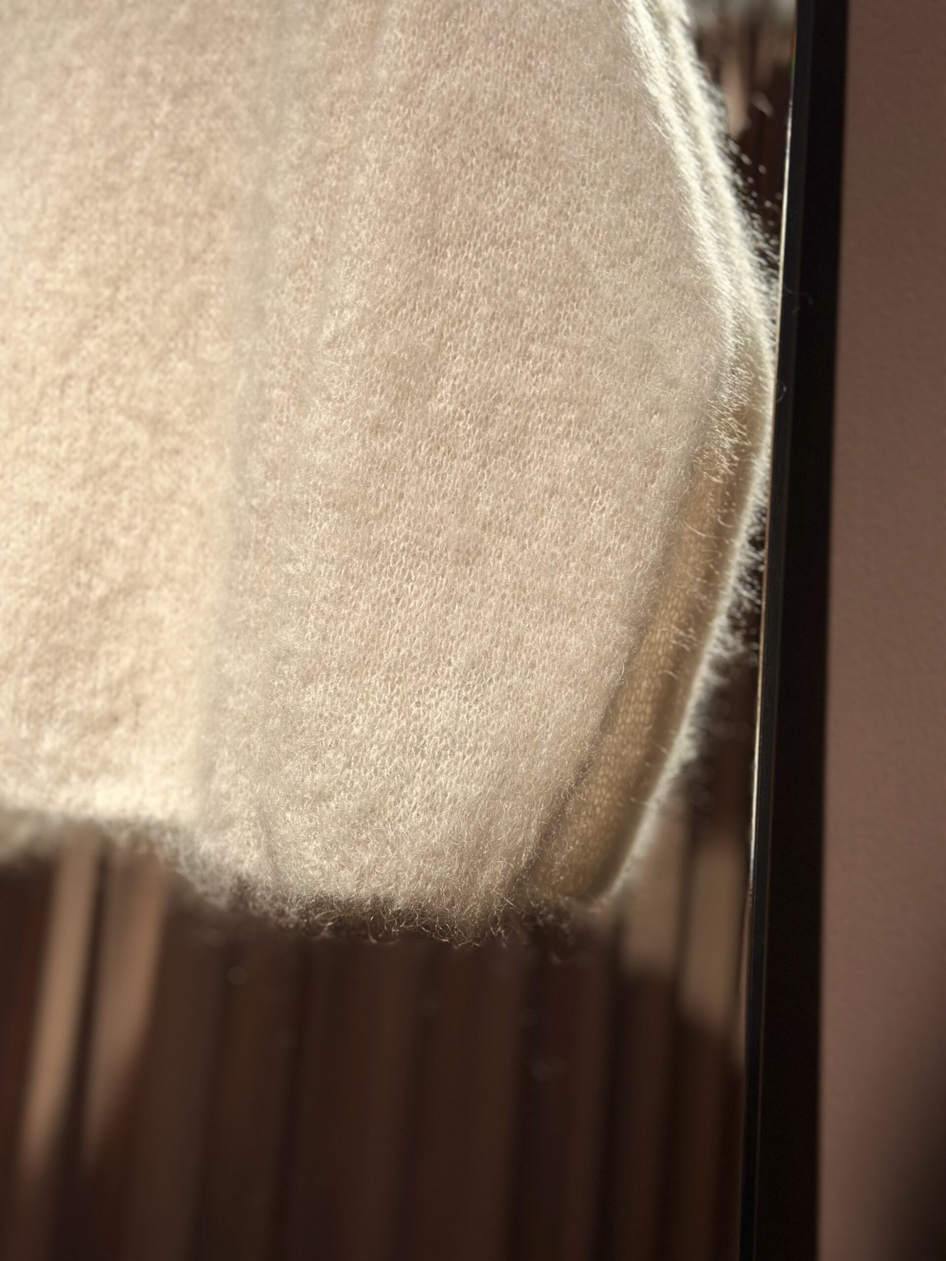Creme brulee color kid mohair 81%