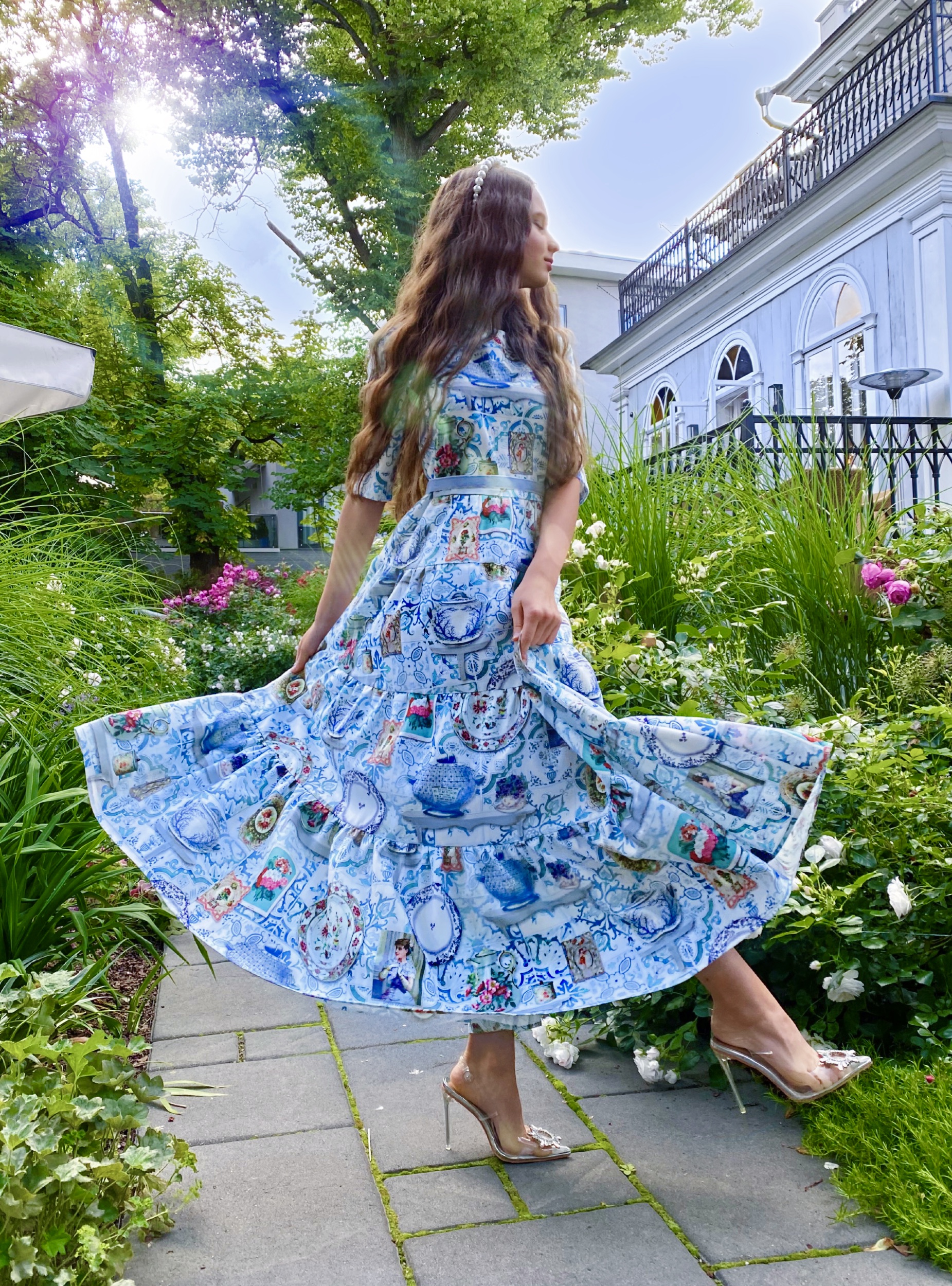 Porcelain fairytale dress with belt