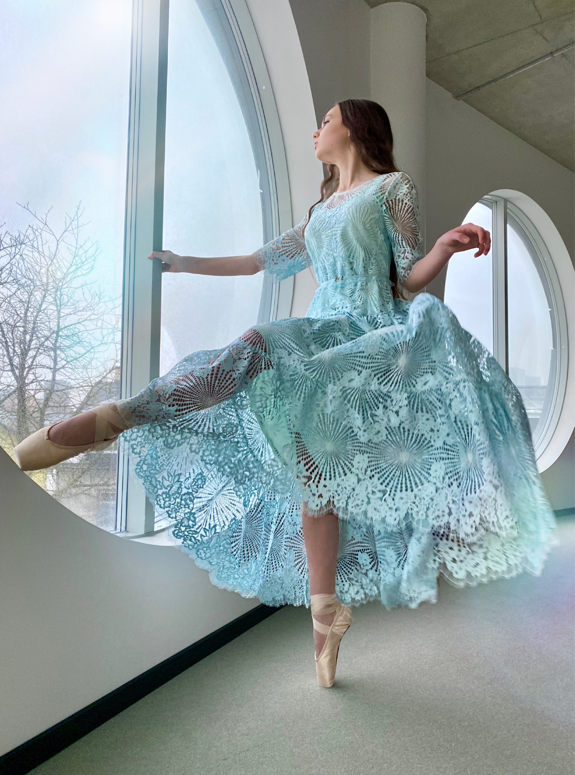 Peppermint lace dress with underdress and belt