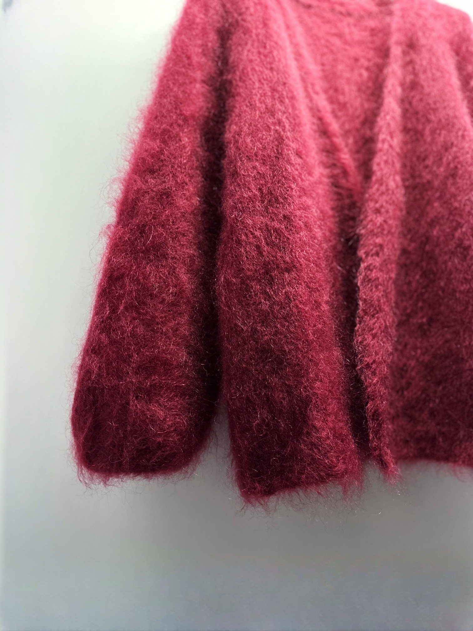 INCREDIBLY SOFT AND WARM Burgundy CARDIGAN. NATURAL WOOL 81% KID MOHAIR