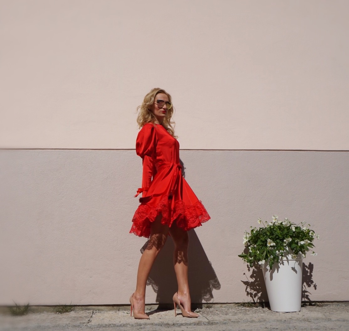 Hot red