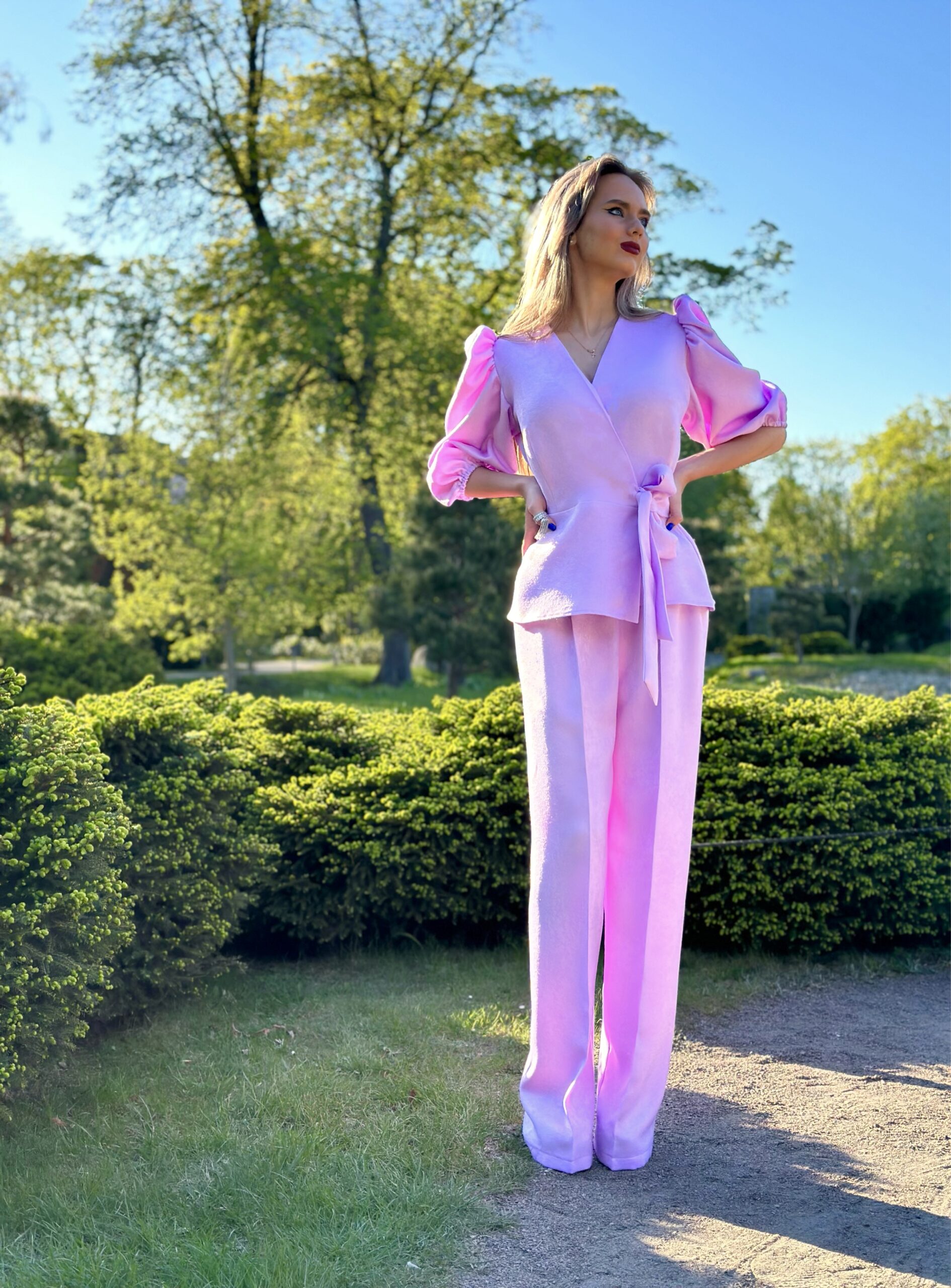 Bubble gum color light velvet costume