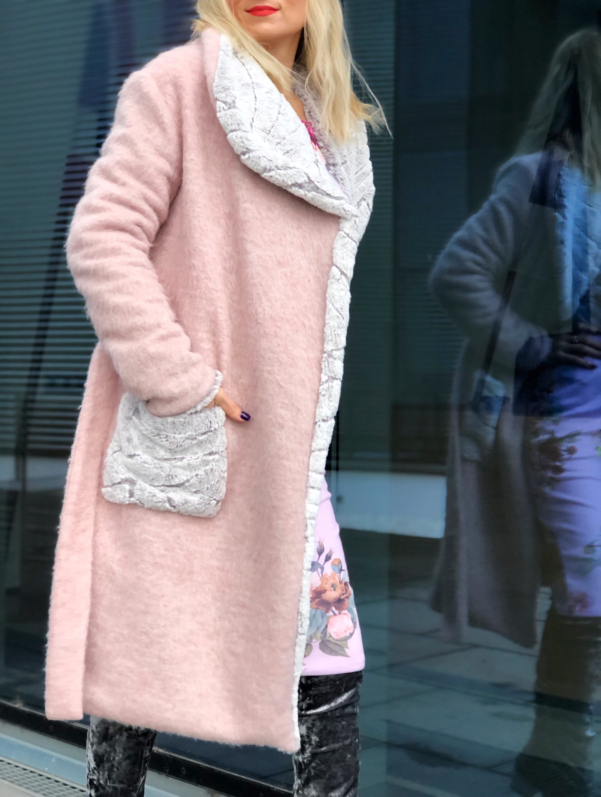 Blush pink coat with eco-fur pockets