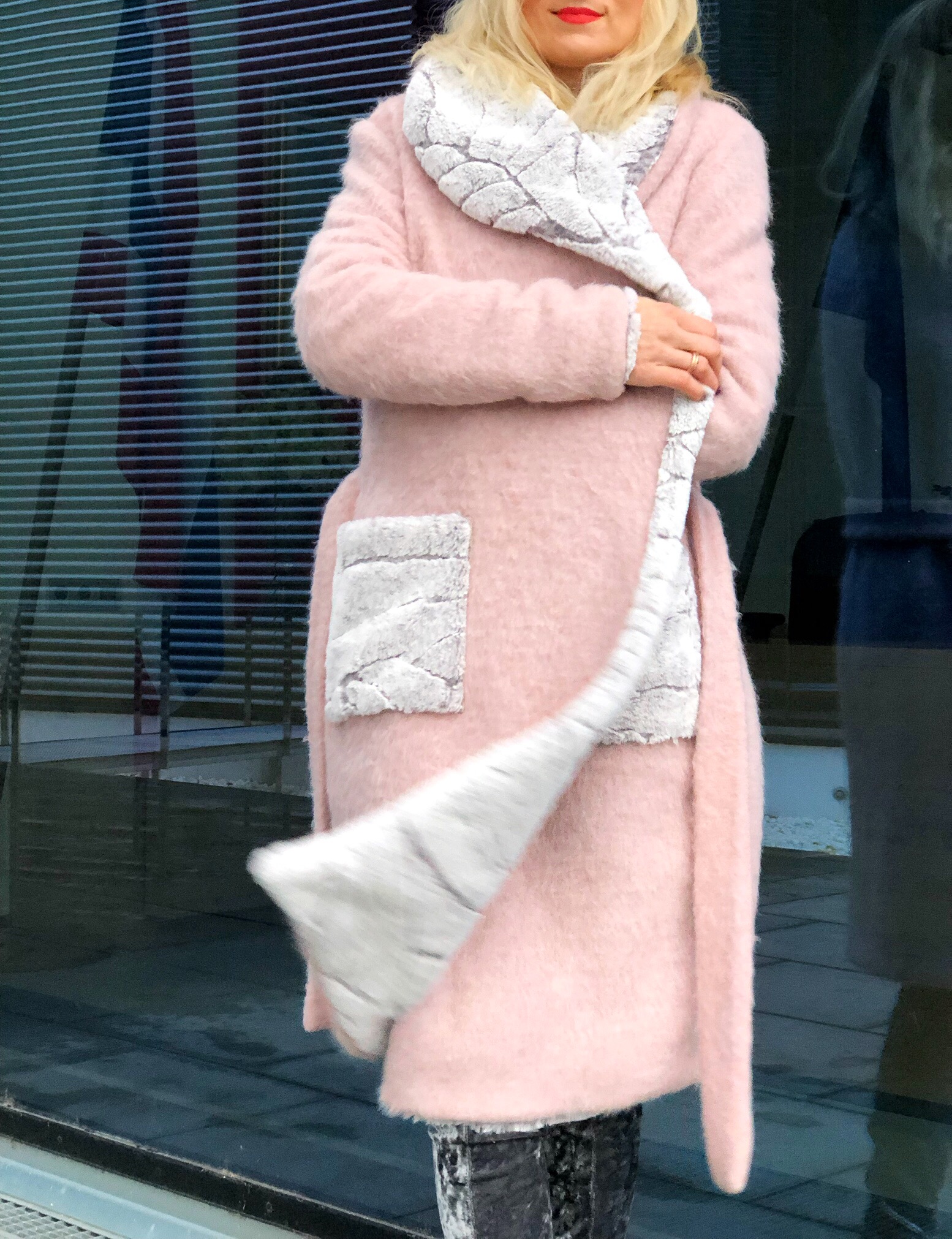 Blush pink coat with eco-fur pockets
