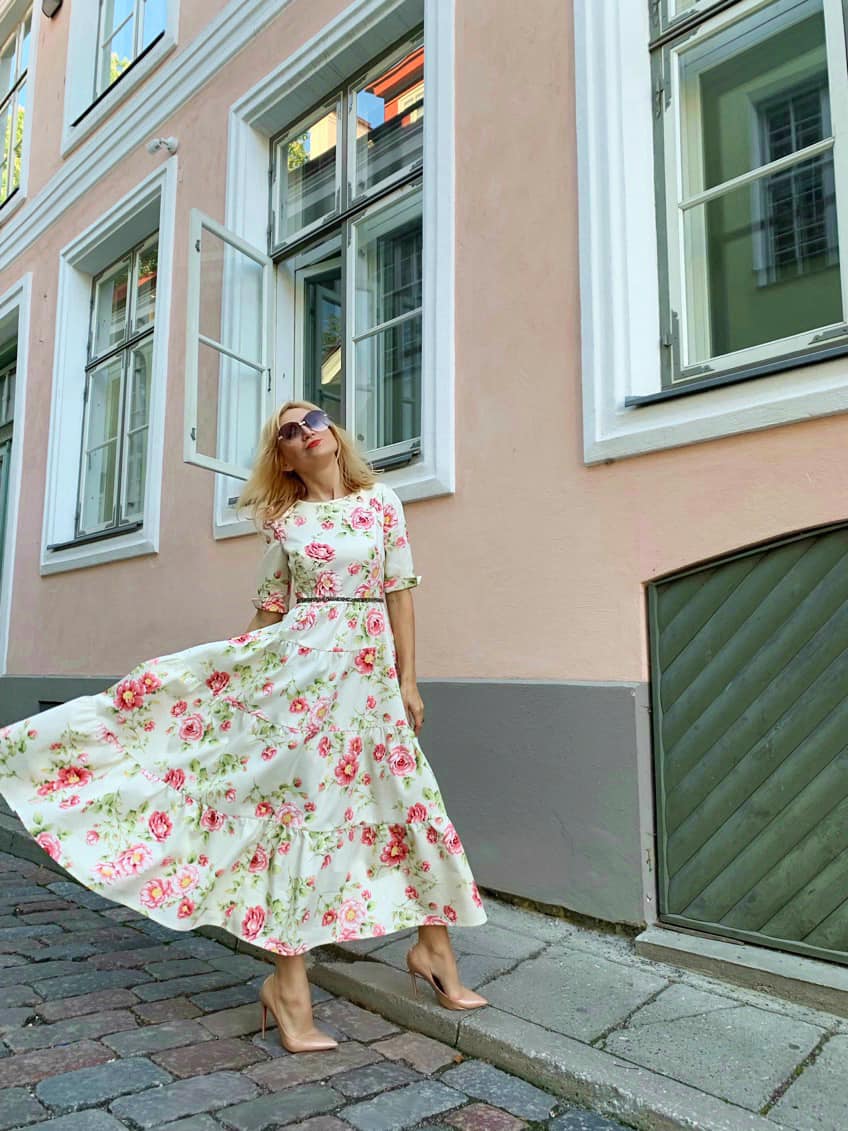 Rose garden dress