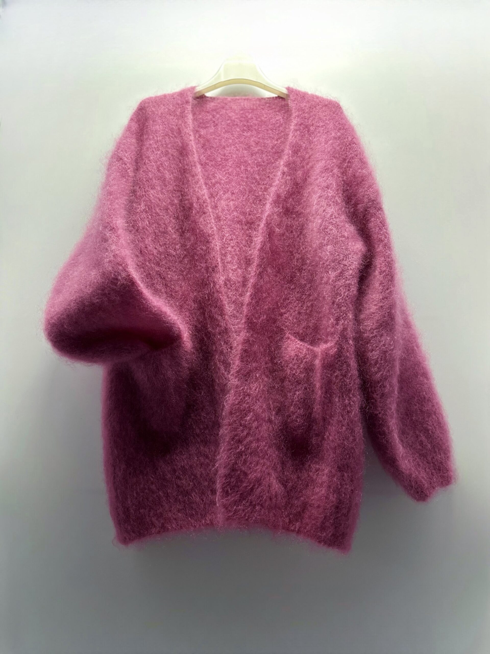 INCREDIBLY SOFT AND WARM LONG BERRY CARDIGAN (80CM). NATURAL WOOL 81% KID MOHAIR.