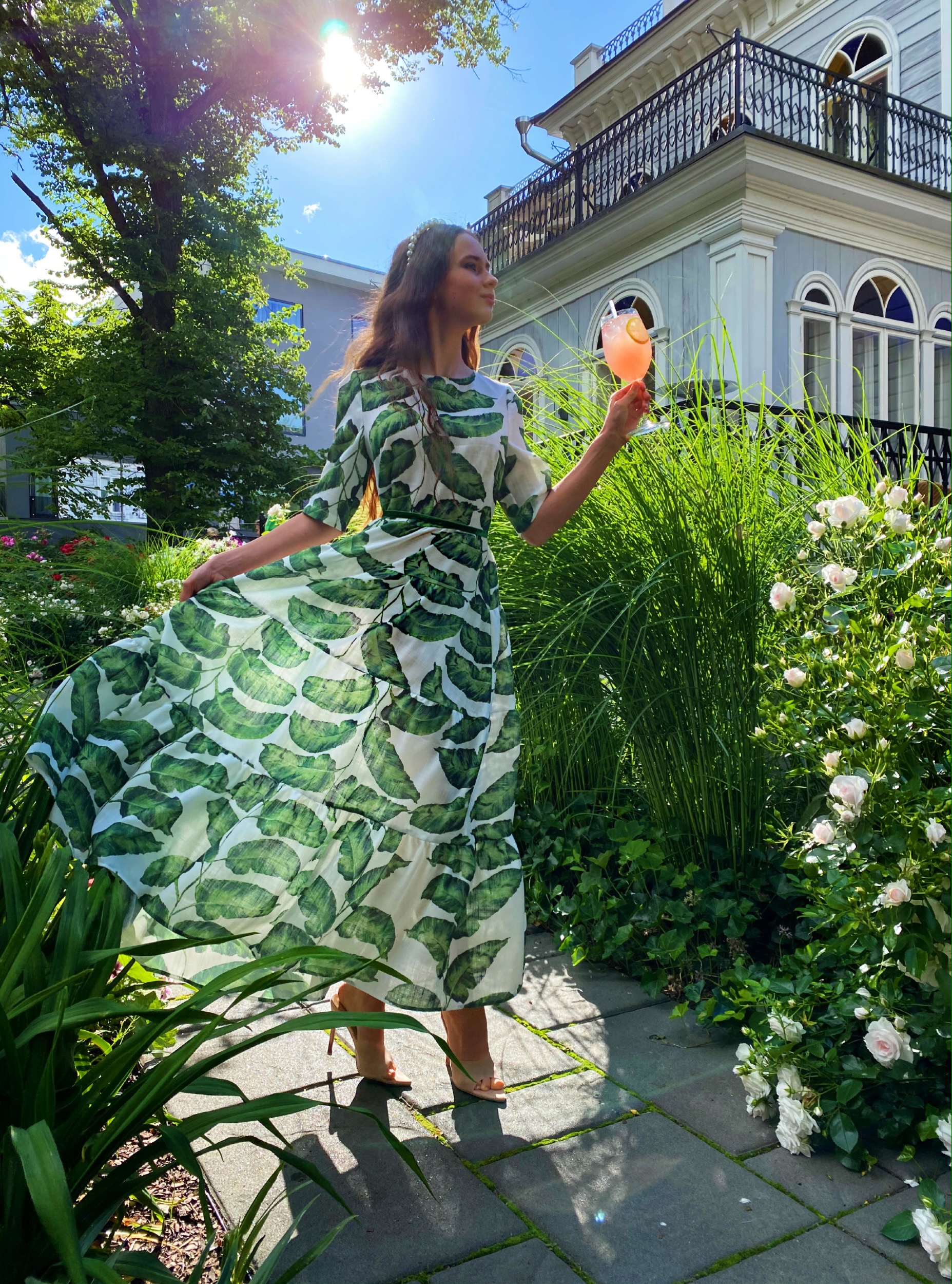 Summer green dress with belt