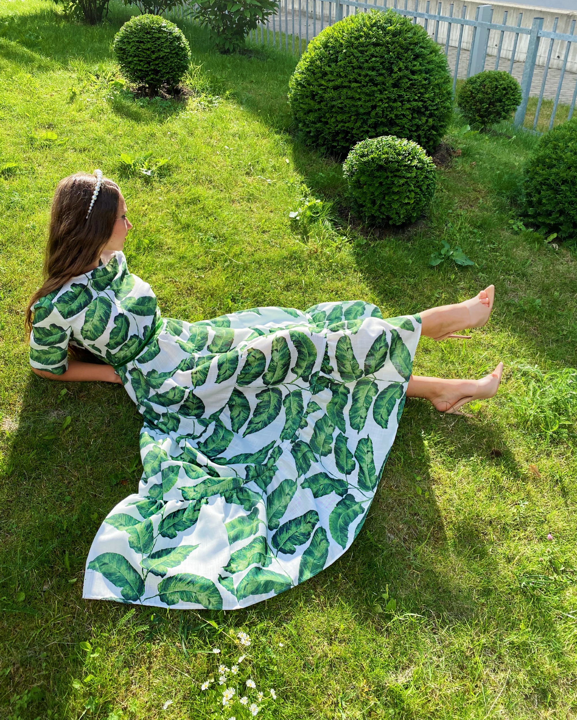 Summer green dress with belt