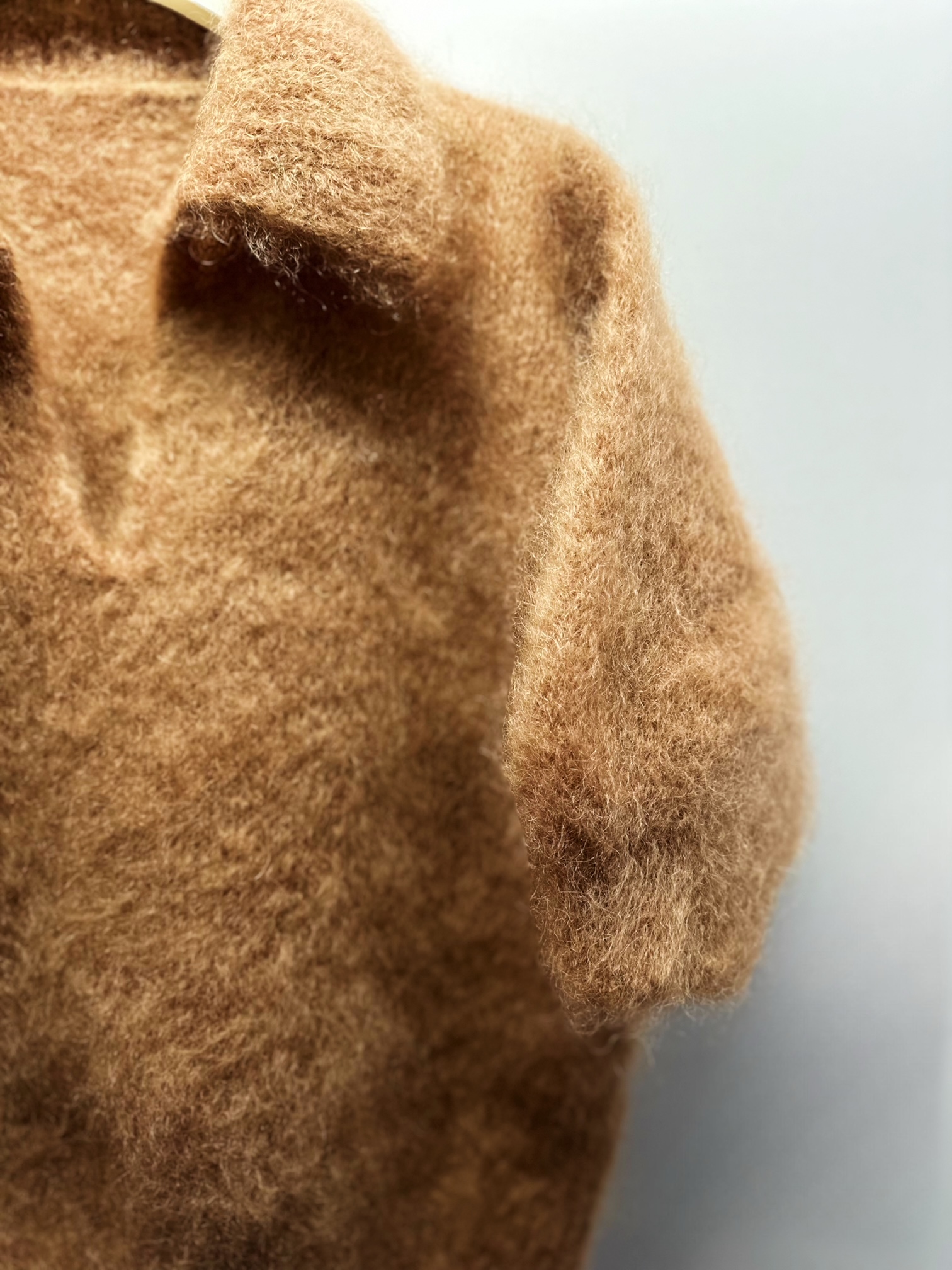 INCREDIBLY SOFT AND WARM Caramel Polo Sweater. NATURAL WOOL 81% KID MOHAIR