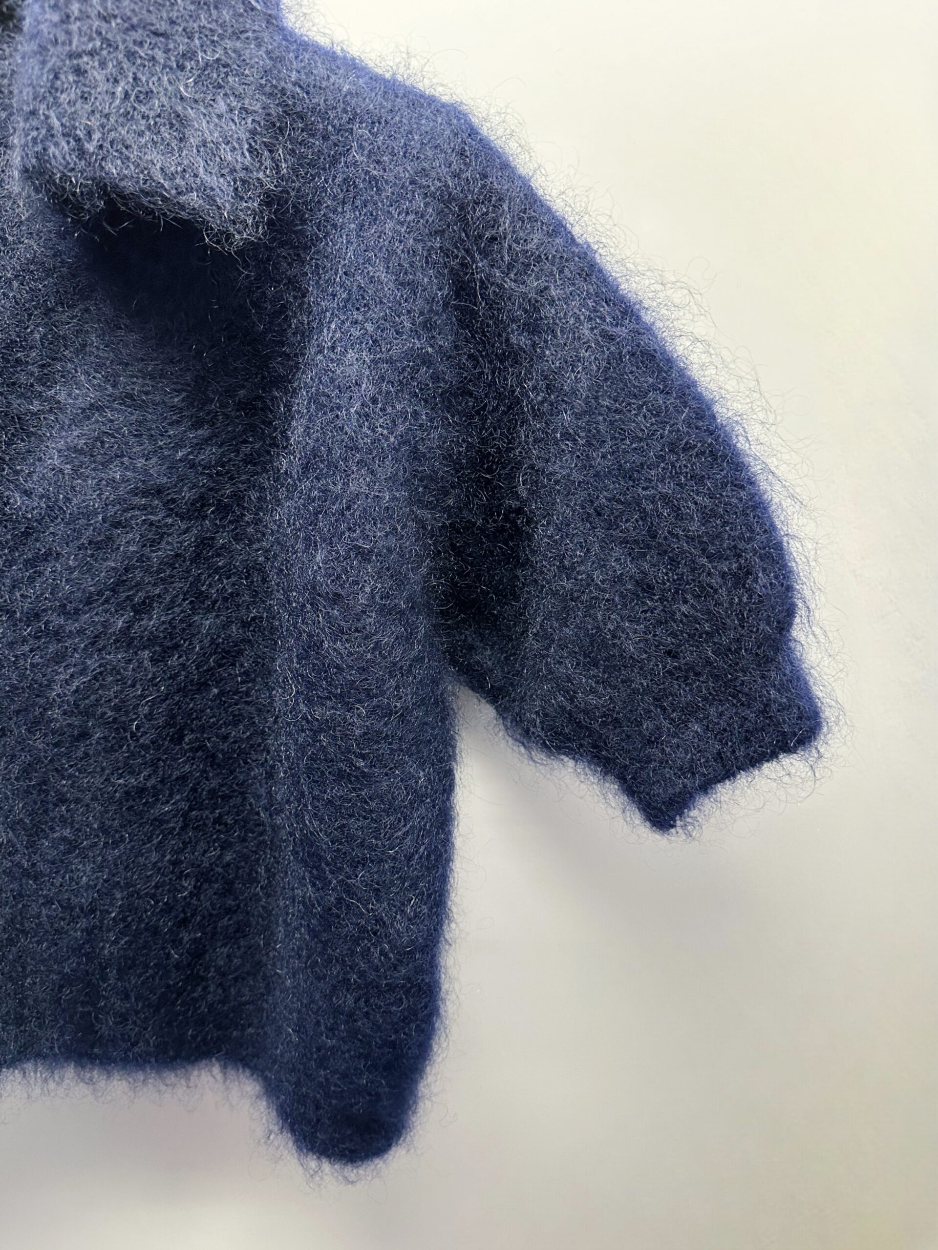 INCREDIBLY SOFT AND blue CARDIGAN. NATURAL WOOL 81% KID MOHAIR