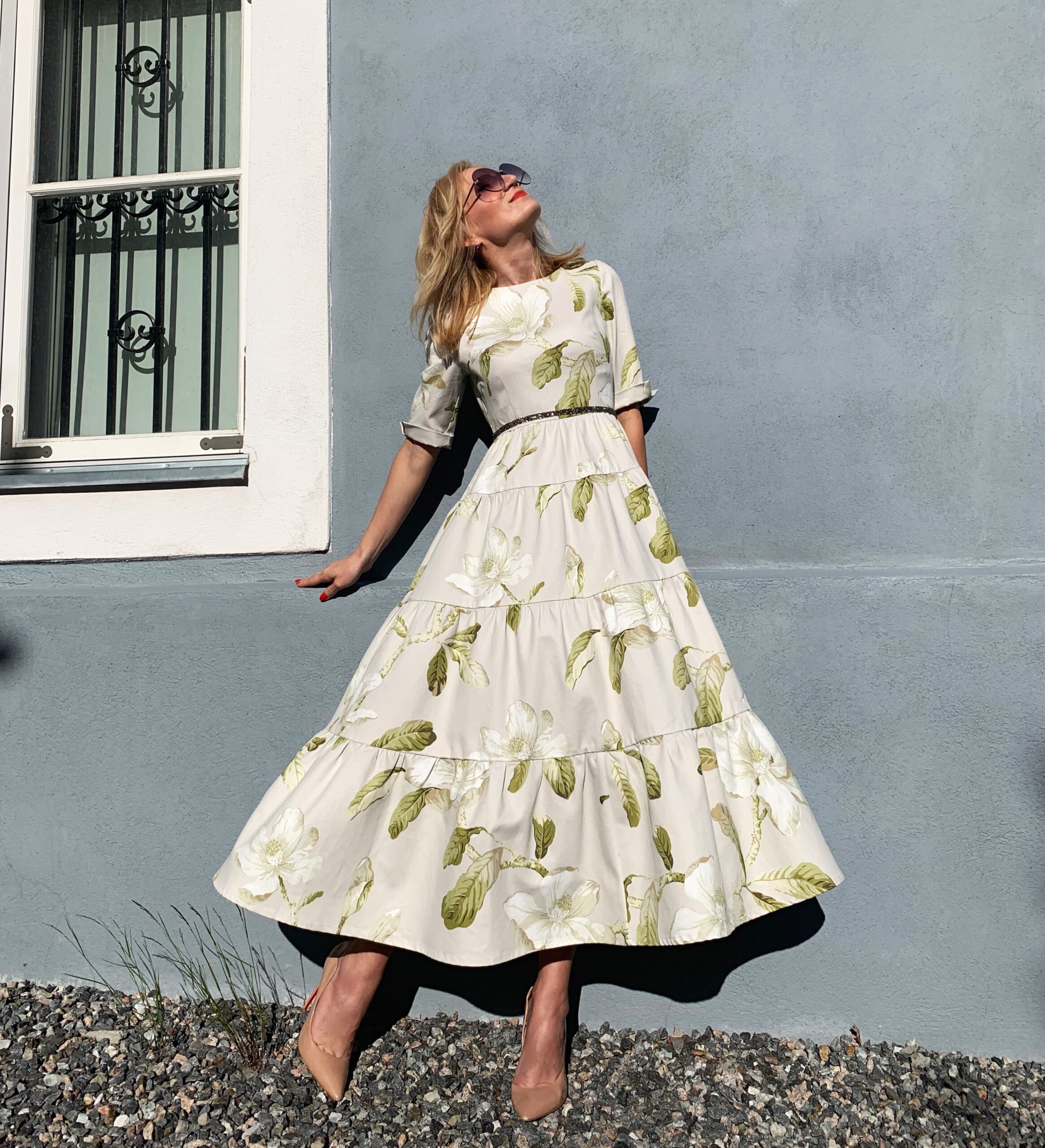 White garden dress with sparkling belt