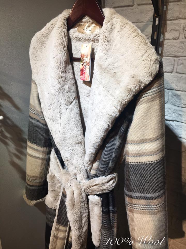 Wool square pattern coat with eco fur lining